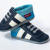 Krabbelschuhe blau Modell Sneaker mit weißen Streifen